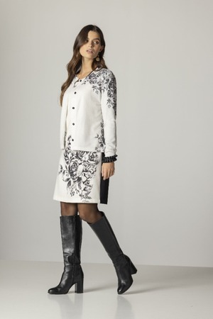 robe_nala-gilet_nuria.jpg robe_nala-gilet_nuria.jpg